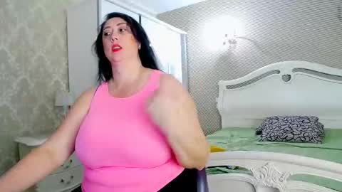 eirean_ms online show from November 2025 08:02:02 AM