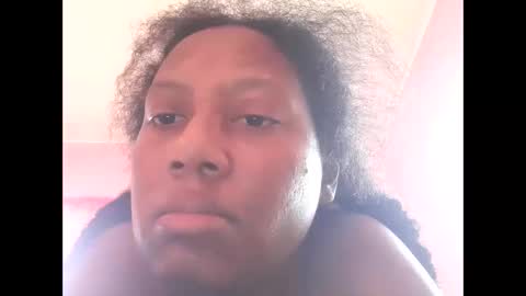 Eirondra Valeen online show from November 2025 01:09:02 PM