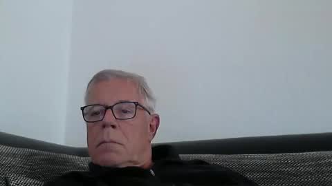 eisbaer1957 online show from October 2025 12:41:02 PM