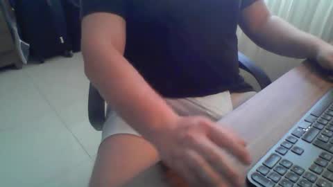 Snapshot of ekudemic chatting on February 2025 08:47:01 PM Juan Pablo M online show from February 2025 08:47:01 PM