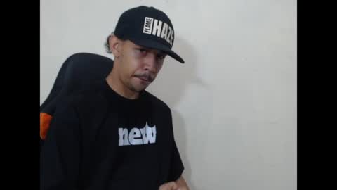 Snapshot of el_menor chatting on June 2026 04:26:02 AM Instagram BelowAbajo online show from June 2026 04:26:02 AM