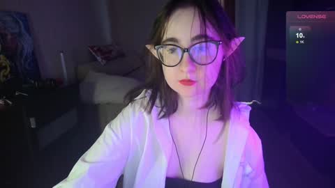 Snapshot of el_sweety chatting on December 2024 09:23:01 AM If you like it when I meow give me a thumbs up online show from December 2024 09:23:01 AM