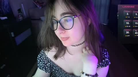 Snapshot of el_sweety chatting on December 2024 12:17:02 PM If you like it when I meow give me a thumbs up online show from December 2024 12:17:02 PM