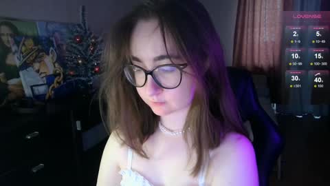 Snapshot of el_sweety chatting on December 2024 09:17:02 AM If you like it when I meow give me a thumbs up online show from December 2024 09:17:02 AM