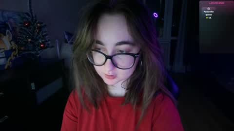 Snapshot of el_sweety chatting on December 2024 03:49:02 PM If you like it when I meow give me a thumbs up online show from December 2024 03:49:02 PM