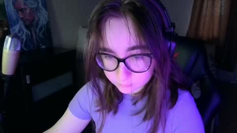 Snapshot of el_sweety chatting on January 2025 09:59:01 AM If you like it when I meow give me a thumbs up online show from January 2025 09:59:01 AM