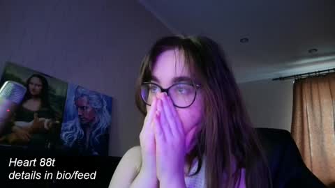 Snapshot of el_sweety chatting on February 2025 10:00:01 AM If you like it when I meow give me a thumbs up online show from February 2025 10:00:01 AM
