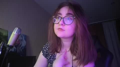Snapshot of el_sweety chatting on February 2025 04:25:02 PM If you like it when I meow give me a thumbs up online show from February 2025 04:25:02 PM