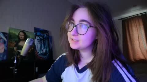 Snapshot of el_sweety chatting on February 2025 09:15:02 AM If you like it when I meow give me a thumbs up online show from February 2025 09:15:02 AM