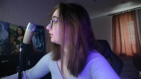 Snapshot of el_sweety chatting on March 2025 09:02:02 AM If you like it when I meow give me a thumbs up online show from March 2025 09:02:02 AM