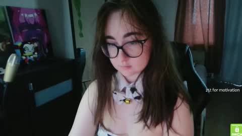 Snapshot of el_sweety chatting on September 2025 09:00:02 AM If you like it when I meow give me a thumbs up online show from September 2025 09:00:02 AM