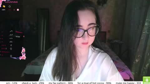 Snapshot of el_sweety chatting on November 2025 08:57:01 AM If you like it when I meow give me a thumbs up online show from November 2025 08:57:01 AM