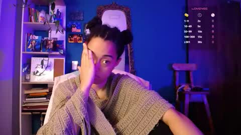 Ela  Help me reach 100 thumbs up online show from December 2025 05:16:01 AM