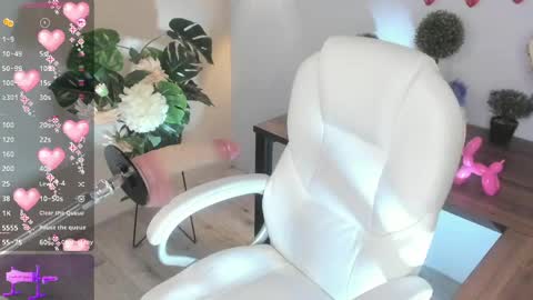 ELA online show from April 2026 06:19:01 AM