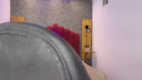 Elaia online show from November 2025 03:07:01 AM