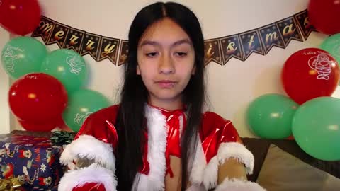 Snapshot of elaine_sun chatting on December 2024 02:10:02 AM Elaine eli online show from December 2024 02:10:02 AM