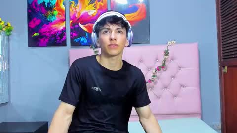 Elan Giralon online show from November 2025 11:52:01 PM