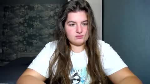 Elanis online show from November 2025 10:41:02 PM