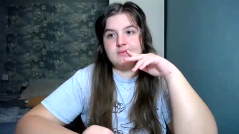 Elanis online show from April 2026 08:31:02 PM