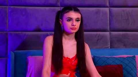 Snapshot of elaramorel chatting on December 2025 04:39:02 AM Elara online show from December 2025 04:39:02 AM