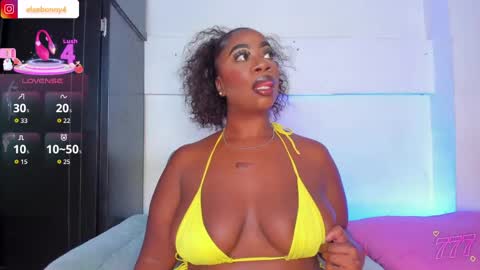 Snapshot of elawalker1 chatting on May 2026 06:44:02 AM Ela online show from May 2026 06:44:02 AM