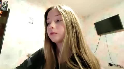 Snapshot of elaynecinco chatting on February 2026 04:24:01 AM MIa online show from February 2026 04:24:01 AM