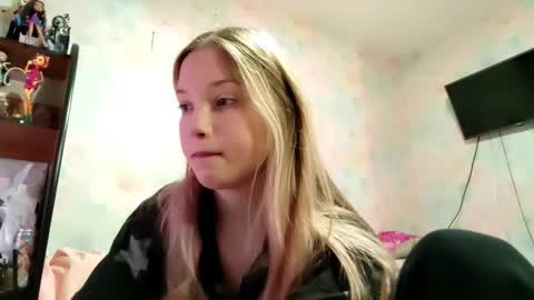 Snapshot of elaynecinco chatting on March 2026 08:54:02 AM MIa online show from March 2026 08:54:02 AM