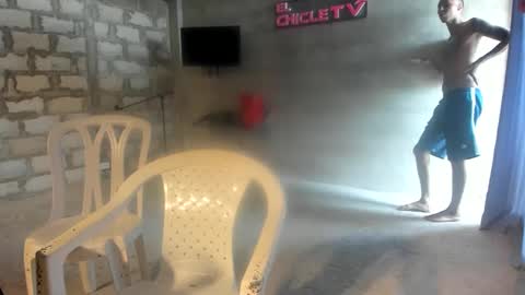 Snapshot of elchicletv chatting on December 2024 05:04:01 PM El CHICLE TV - SHOW online show from December 2024 05:04:01 PM