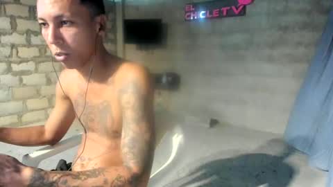 Snapshot of elchicletv chatting on December 2024 12:51:02 AM El CHICLE TV - SHOW online show from December 2024 12:51:02 AM