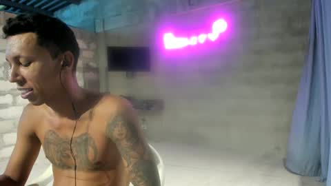 Snapshot of elchicletv chatting on December 2024 02:56:02 AM El CHICLE TV - SHOW online show from December 2024 02:56:02 AM