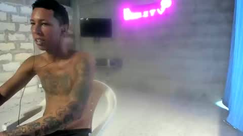 Snapshot of elchicletv chatting on December 2024 06:05:01 PM El CHICLE TV - SHOW online show from December 2024 06:05:01 PM