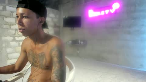 Snapshot of elchicletv chatting on December 2024 06:39:02 PM El CHICLE TV - SHOW online show from December 2024 06:39:02 PM