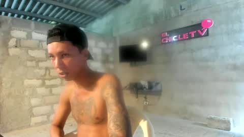Snapshot of elchicletv chatting on January 2025 08:13:02 PM El CHICLE TV - SHOW online show from January 2025 08:13:02 PM