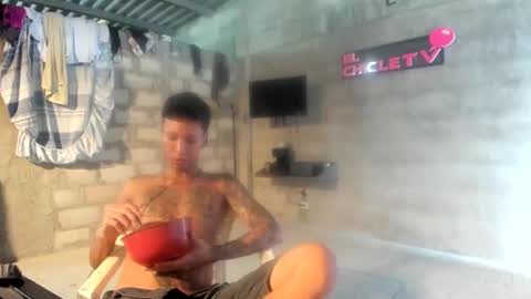 Snapshot of elchicletv chatting on January 2025 07:21:02 PM El CHICLE TV - SHOW online show from January 2025 07:21:02 PM