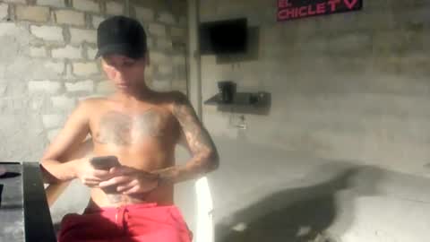 Snapshot of elchicletv chatting on January 2025 07:59:01 AM El CHICLE TV - SHOW online show from January 2025 07:59:01 AM