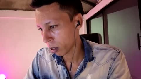 Snapshot of elchicletv chatting on September 2025 07:12:02 AM El CHICLE TV - SHOW online show from September 2025 07:12:02 AM