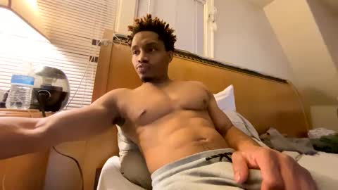 Snapshot of eldisiac chatting on February 2025 04:04:01 AM EL-Disiac online show from February 2025 04:04:01 AM