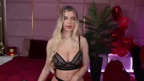 Eleine online show from March 2025 08:52:02 PM