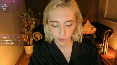 Snapshot of elen__moore chatting on May 2026 10:36:01 AM Elen online show from May 2026 10:36:01 AM