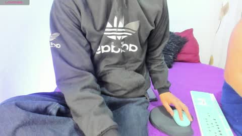 Snapshot of elena_and_derek chatting on December 2024 11:07:01 AM Elena Derek online show from December 2024 11:07:01 AM