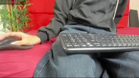 Snapshot of elena_and_derek chatting on December 2024 02:09:02 AM Elena Derek online show from December 2024 02:09:02 AM