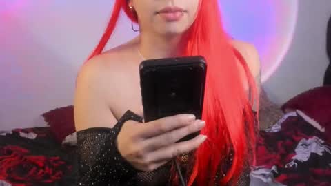 Elena  online show from December 2025 06:33:02 AM