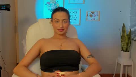 Elena online show from January 2025 08:43:01 PM