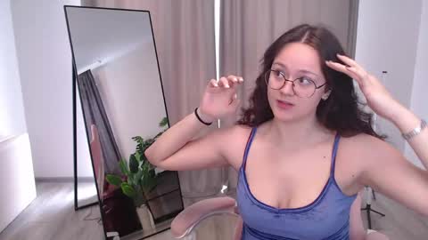 Snapshot of elena_vysotskaya chatting on May 2026 07:02:02 AM Elena online show from May 2026 07:02:02 AM