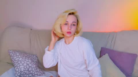 Snapshot of elenamonroe_ chatting on May 2026 04:07:01 AM elenamonroe_ online show from May 2026 04:07:01 AM