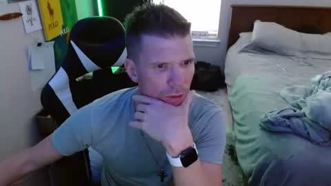 Snapshot of elevatetlb chatting on December 2025 05:41:02 PM Walker online show from December 2025 05:41:02 PM