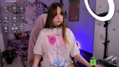 Kira online show from April 2026 08:51:01 PM