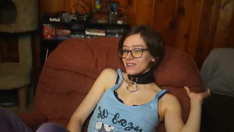 Snapshot of elfenemma chatting on November 2025 07:34:01 PM Emma online show from November 2025 07:34:01 PM