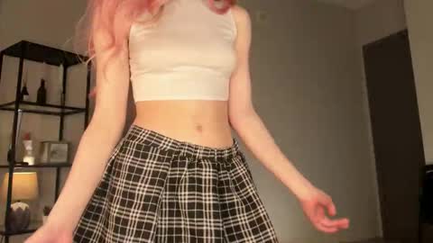 Snapshot of elfiecollins chatting on November 2025 06:13:01 AM Elfie online show from November 2025 06:13:01 AM