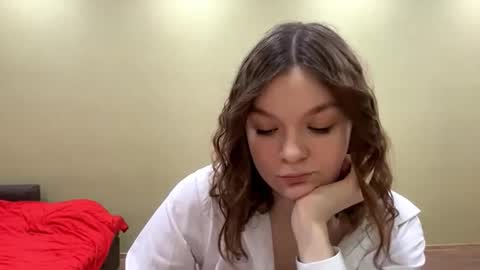 Mila online show from March 2026 05:41:02 PM